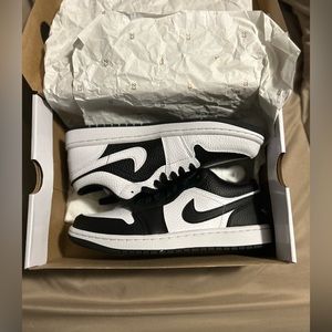 Nike Women's Air Jordan 1 Low SE 'Homage' Split
Shoes Sneakers